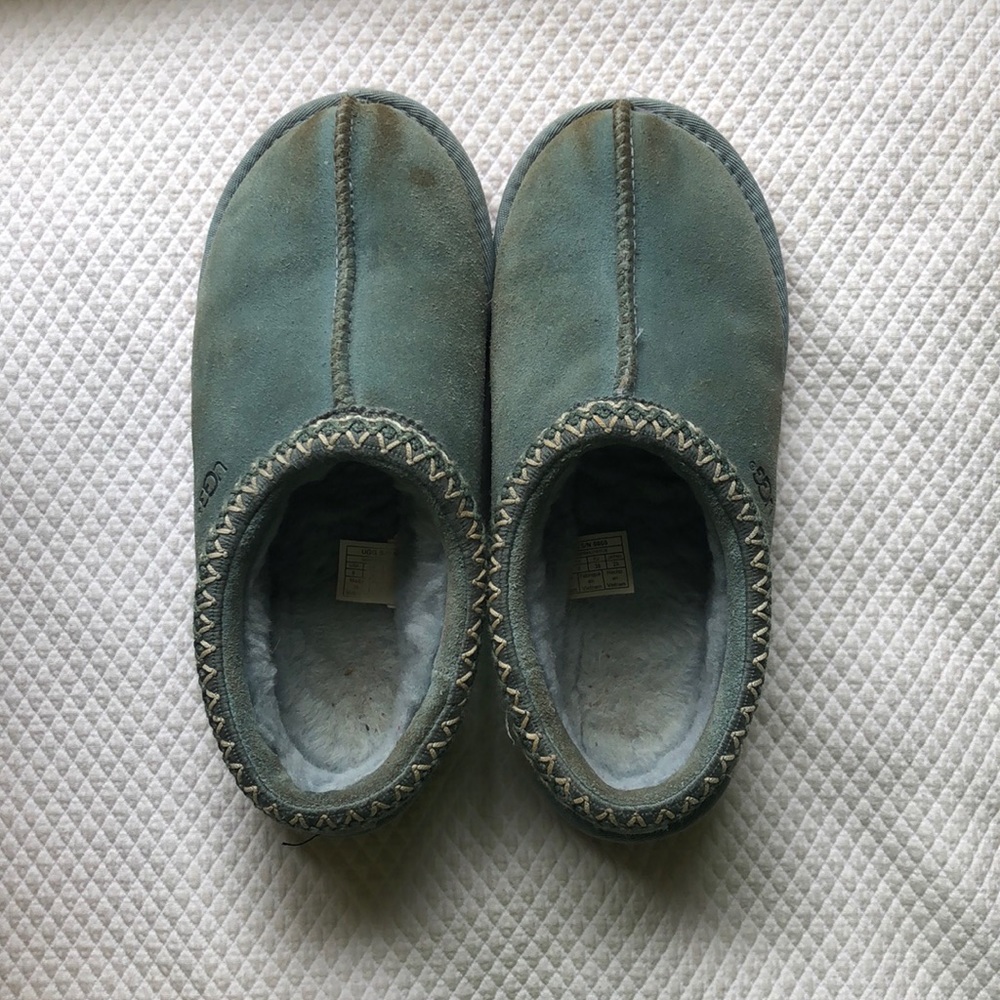 Super cute Ugg slippers!